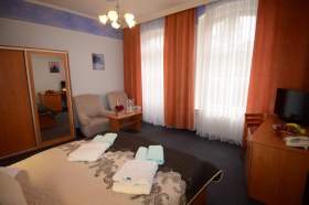 Dvoulůžkový pokoj v lázních-kategorie I, Spa Hotel Erika, Františkovy Lázně Dvoulůžkový pokoj v lázních-I-A-balkon