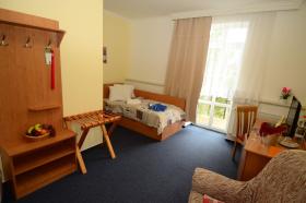 Jednolůžkový pokoj v lázních-kategorie I-A-balkon, Spa Hotel Erika ****, Františkovy Lázně Jednolůžkový pokoj v lázních-kat I-A-balkon